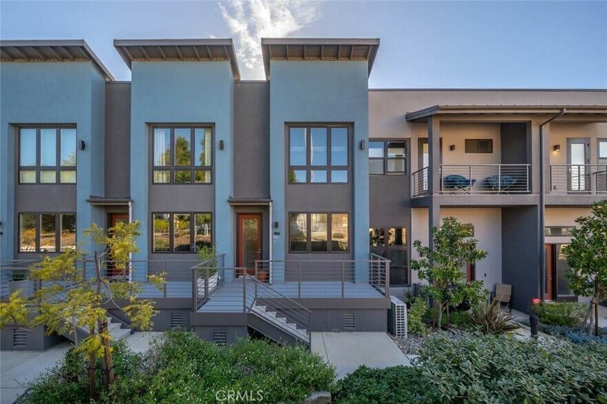 Building Photo - 2478 Victoria Ave