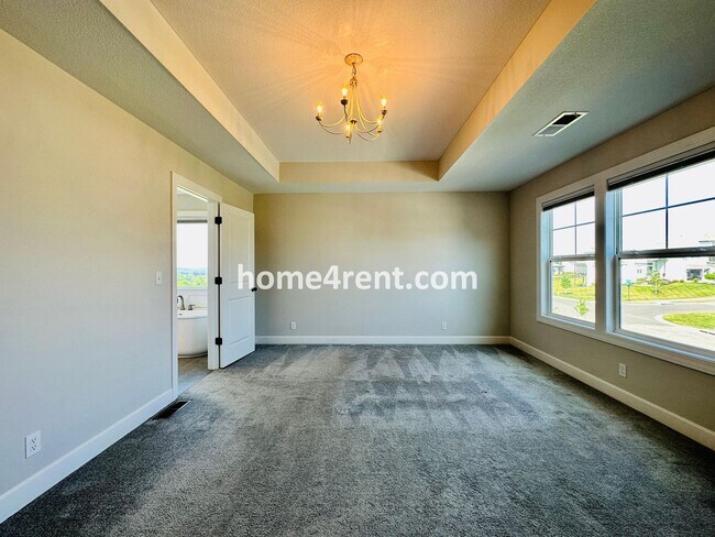 Building Photo - Exceptional Olathe Home in the Cedar Creek Subdivision w/ Wood Floors and a Finished Basment!