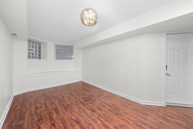 Building Photo - 4734 S St Lawrence Ave