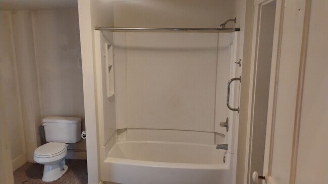 Building Photo - 26 E Mechanic St