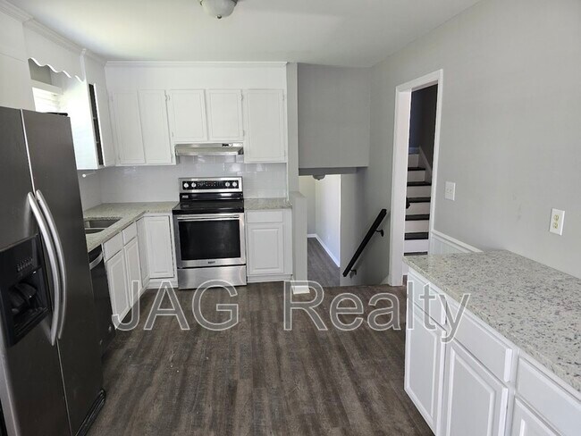 Building Photo - 1708 Caro-Mar Pl NW