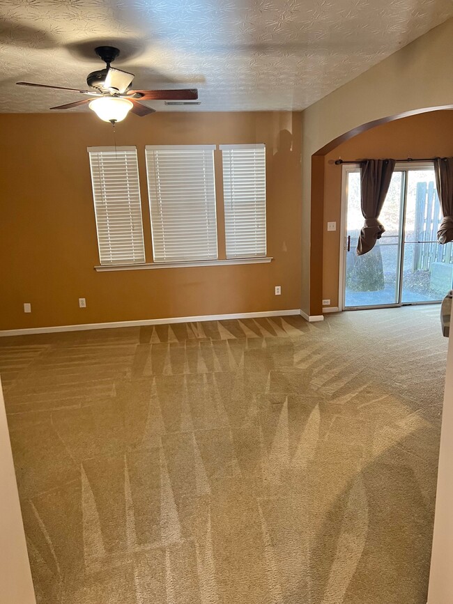 Living Room - 5637 Cascade Pass SW