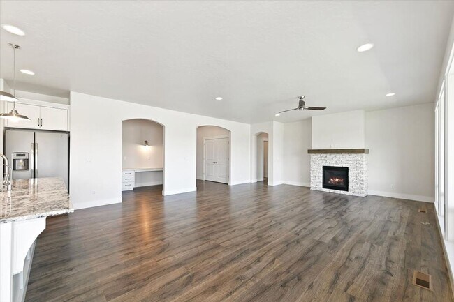 Building Photo - 18516 Smiley Peak Ave