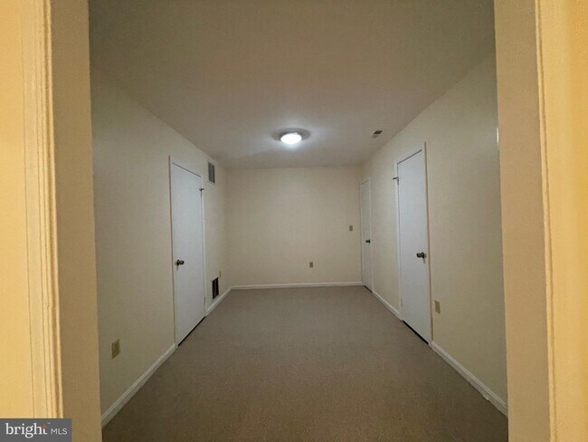 Building Photo - 857 Flagler Dr