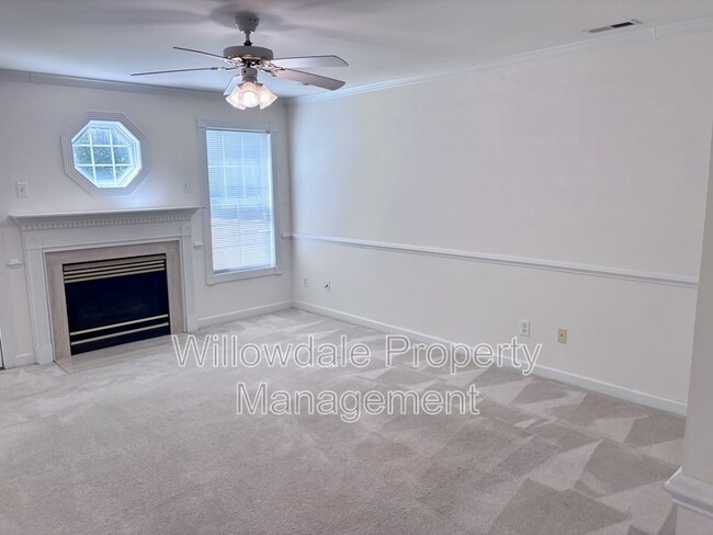 Building Photo - 138 Grande Meadow Way