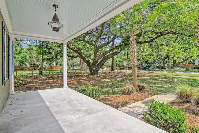 Building Photo - 1724 Pearlott St