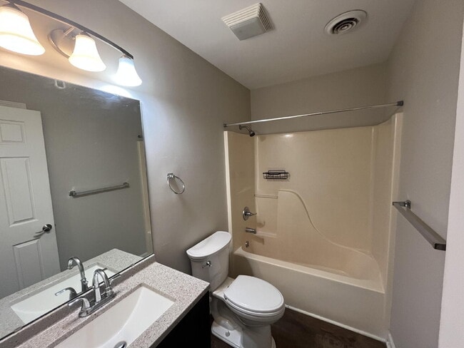 Building Photo - Calabash Comfort