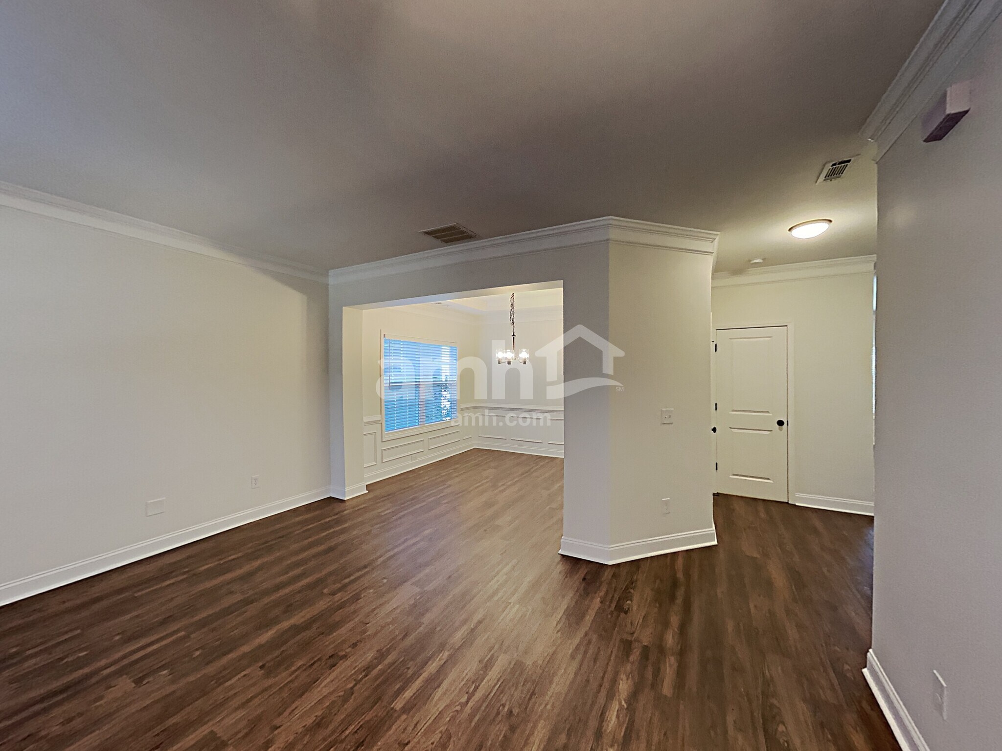 Building Photo - 446 Crestmont Ln