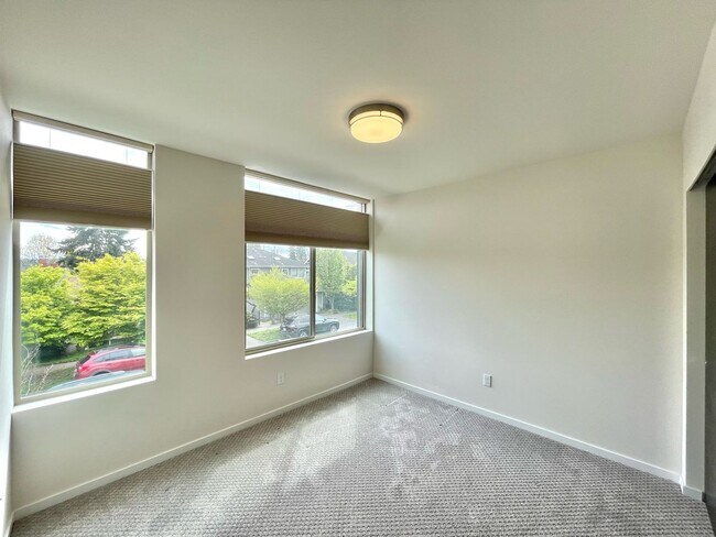 Building Photo - Great Townhome for rent