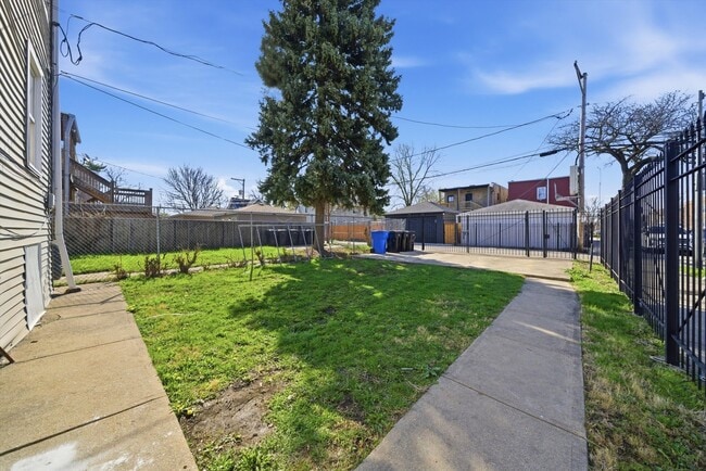 Building Photo - 4957 W Superior St