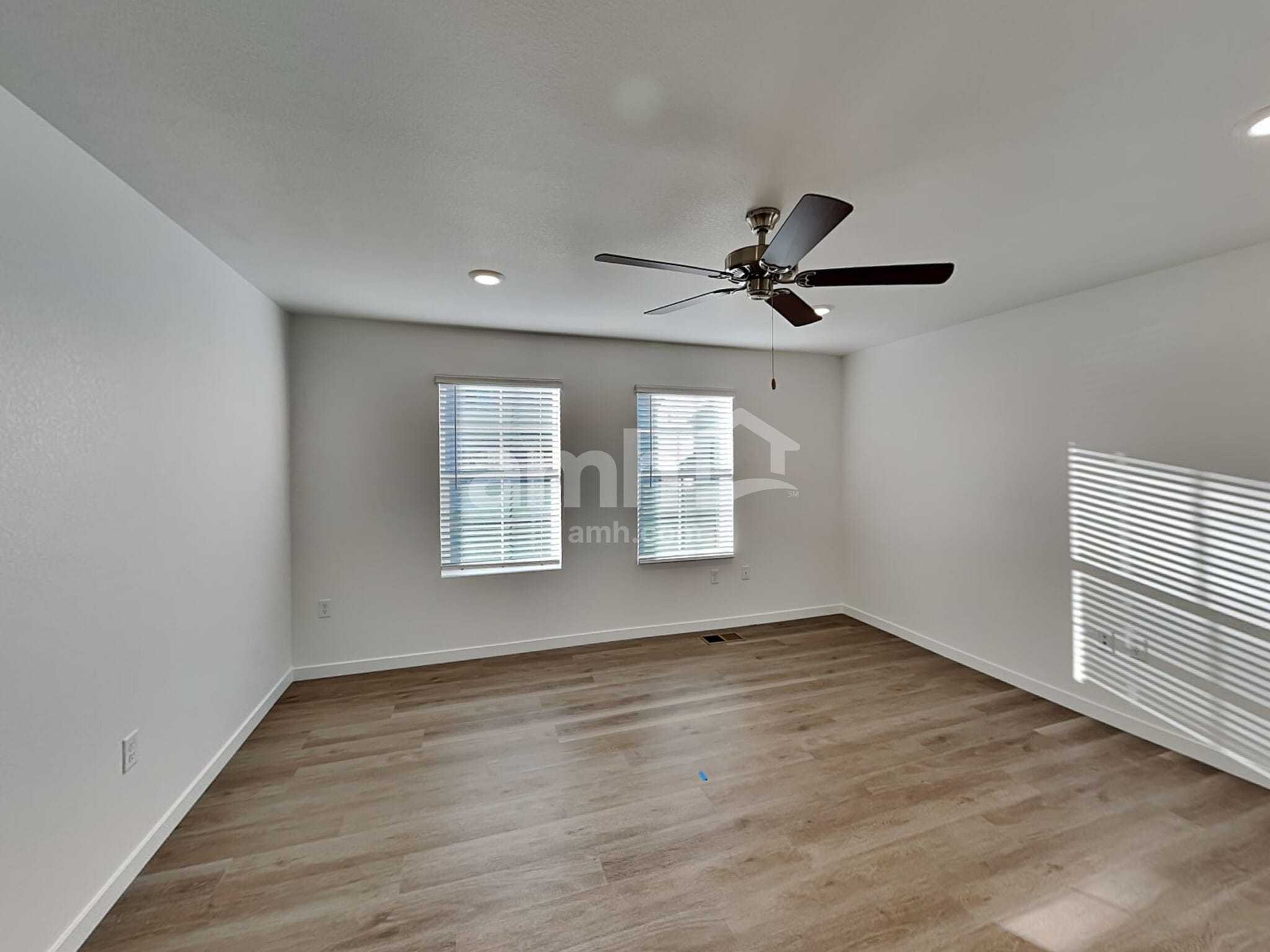 Building Photo - 9070 Henley Ave