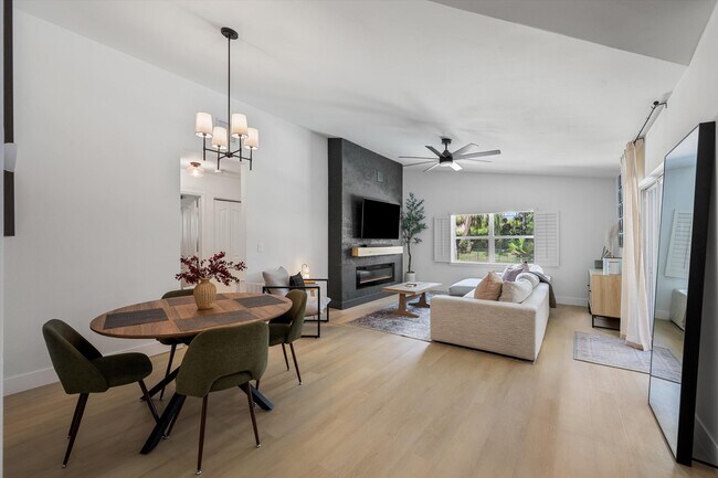 Building Photo - 10561 Paso Fino Dr