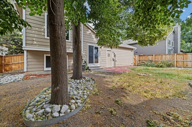 Building Photo - 9333 Cattail Ct