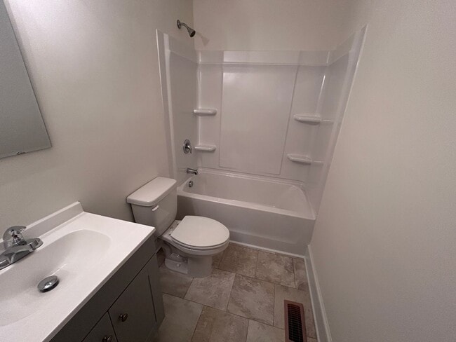 Building Photo - Great central Greensboro location with a detached 2 car garage space! Near UNCG