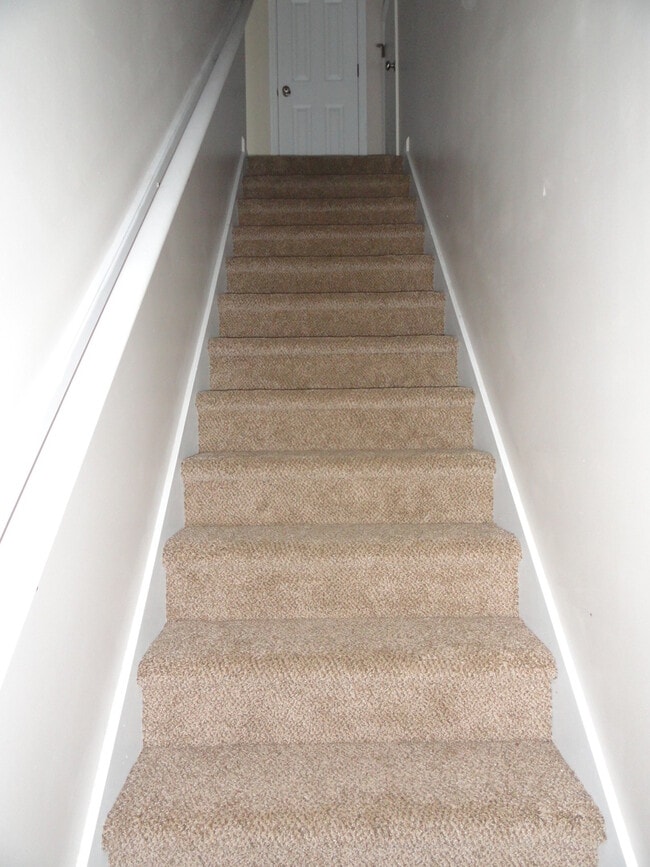 Building Photo - End Unit with Lots of Upgrades!