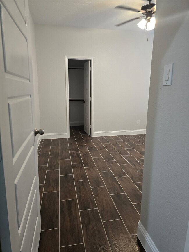 Building Photo - 213 E Adoue Ave