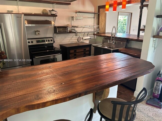 Building Photo - 9530 NW 1st Ave