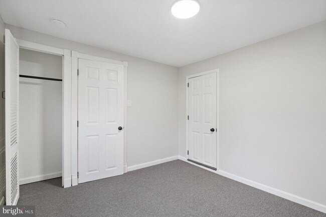 Building Photo - 229 Goodwater Ave
