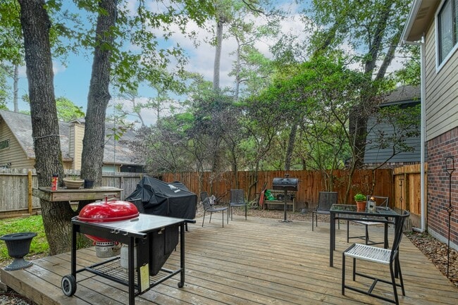 Building Photo - 17 S High Oaks Cir