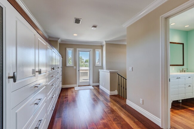 Building Photo - Sophisticated Mediterranean Villa in Newpo...