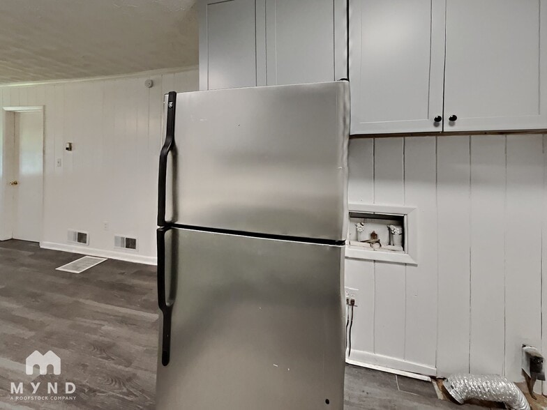 Building Photo - 1429 Vesta Ave