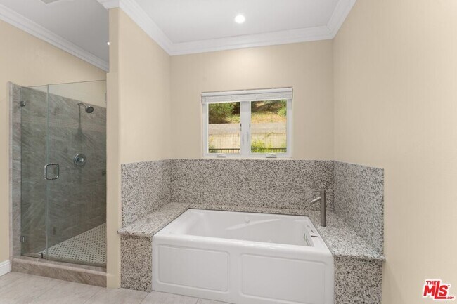 Building Photo - 1630 Bridgeport Dr