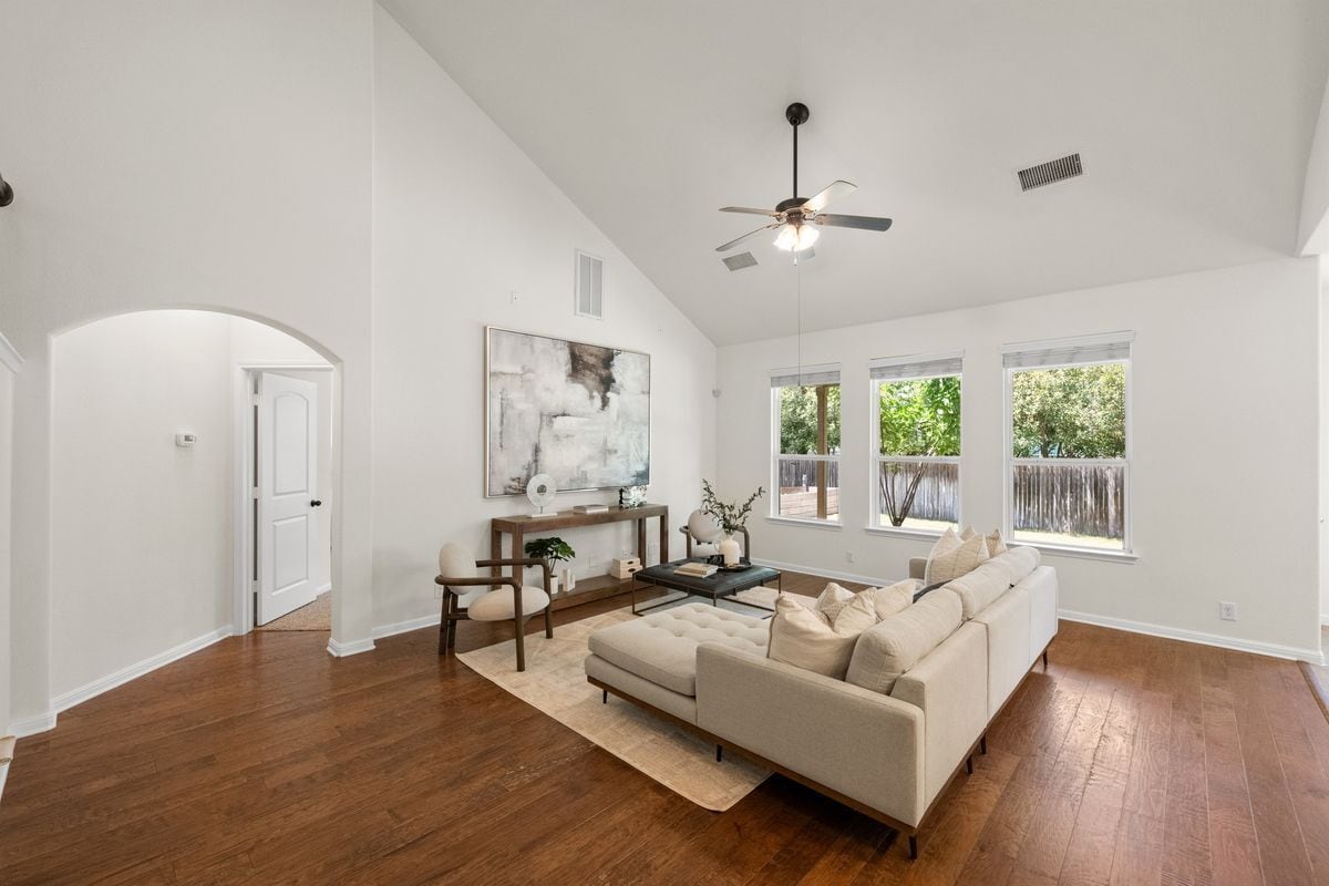 Building Photo - 608 Royal Burgess Dr