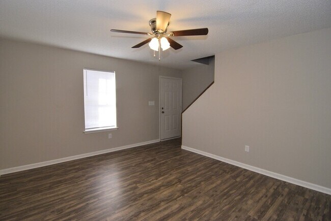 Building Photo - 2 Bed/1.5 Bath North Augusta Townhome