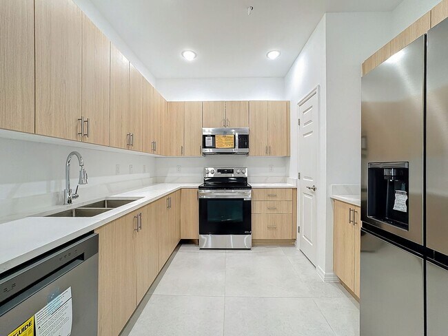 Building Photo - Townhouse For Lease in Saint Cloud