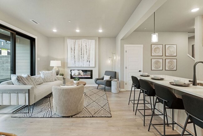 Building Photo - 6907 NE 132nd Way