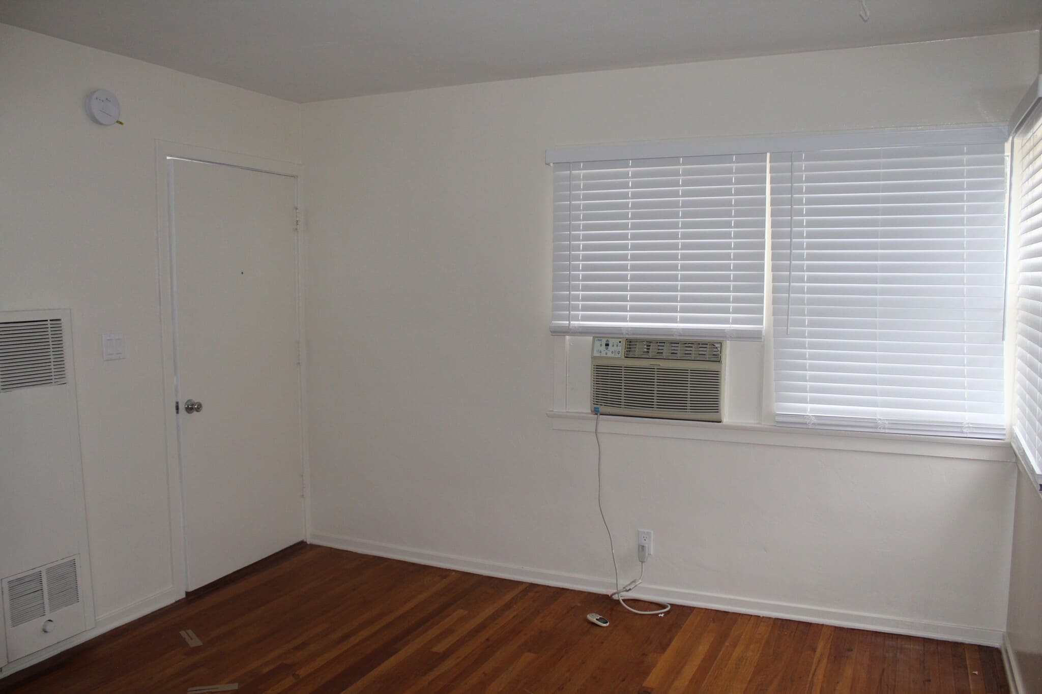 Building Photo - 14435 1/2 Califa St