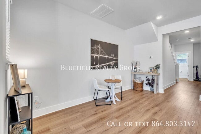 Building Photo - 516 Ml Pk Wy