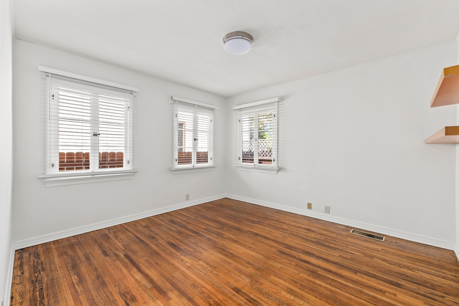 Building Photo - 2327 Midvale Ave