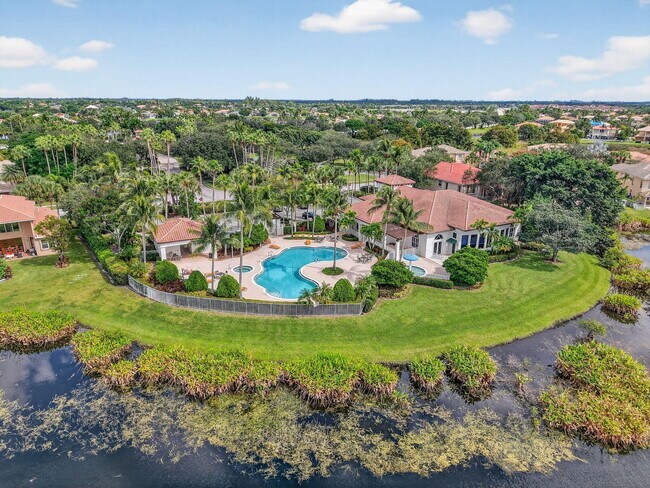 Building Photo - 9826 Vía Amati