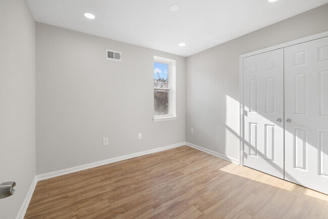 Building Photo - 2602 Ulman Ave