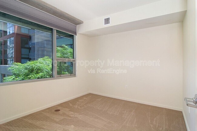 Building Photo - 321 Tenth Avenue