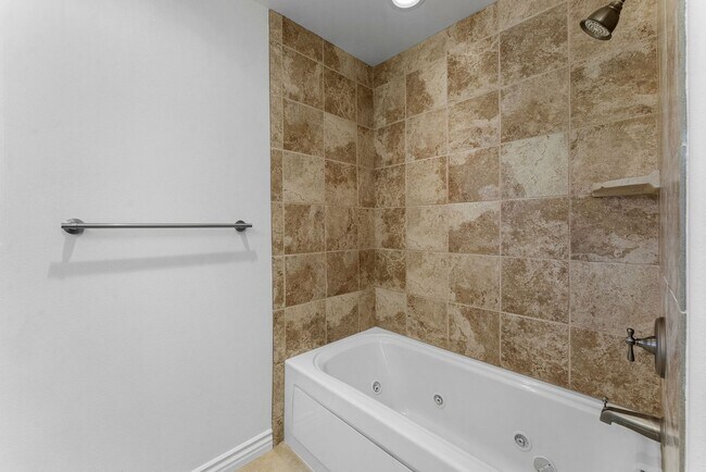 Building Photo - 4870 Santa Cruz Ave