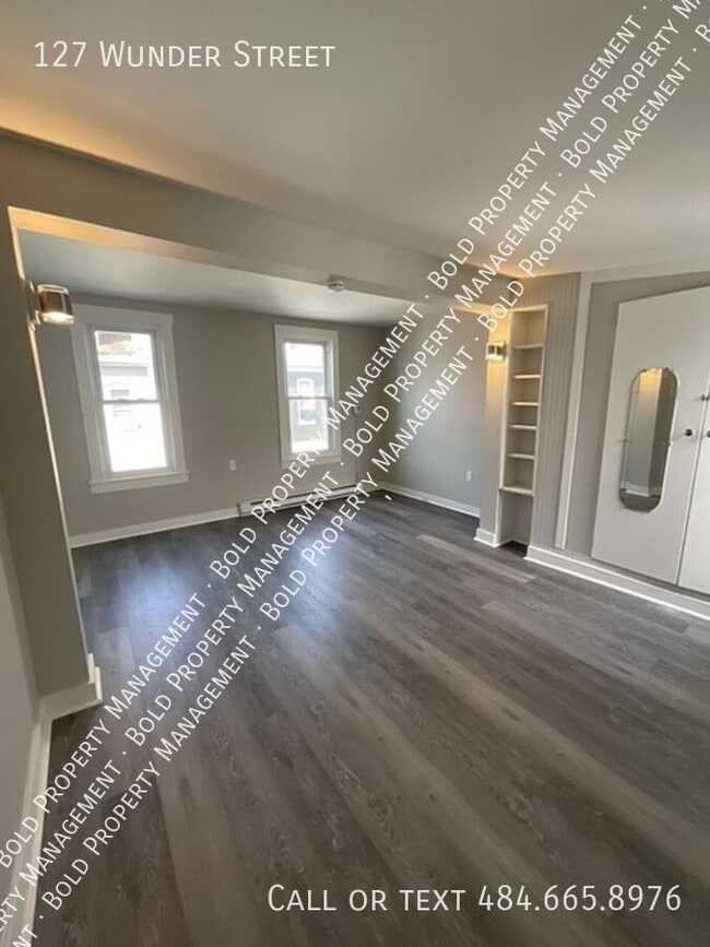 Building Photo - 127 Wunder St
