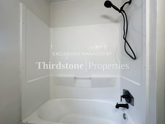 Building Photo - 2855 Lydia St