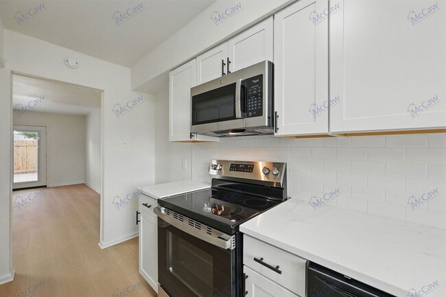 Building Photo - 822 Wildwood Ln