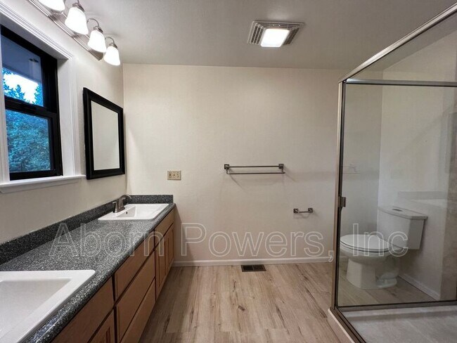 Building Photo - 5111 Loch Leven Dr