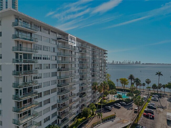 Building Photo - 1408 Brickell Bay Dr