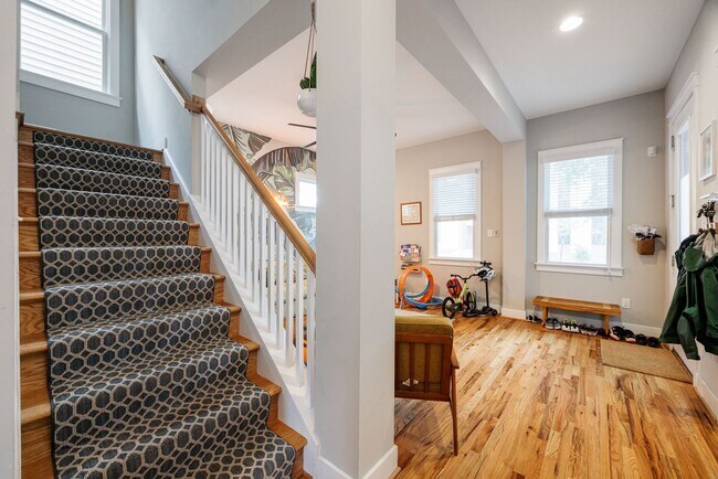 Building Photo - Amazing 3 Bedroom Home in Church Hill!! ***Available Early May 2026***