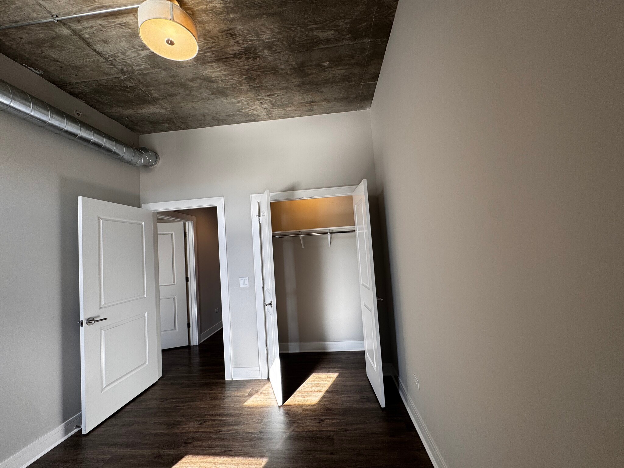 Building Photo - 3845 N Broadway St