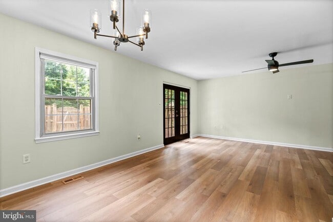 Building Photo - 16 Cornerwood Ct