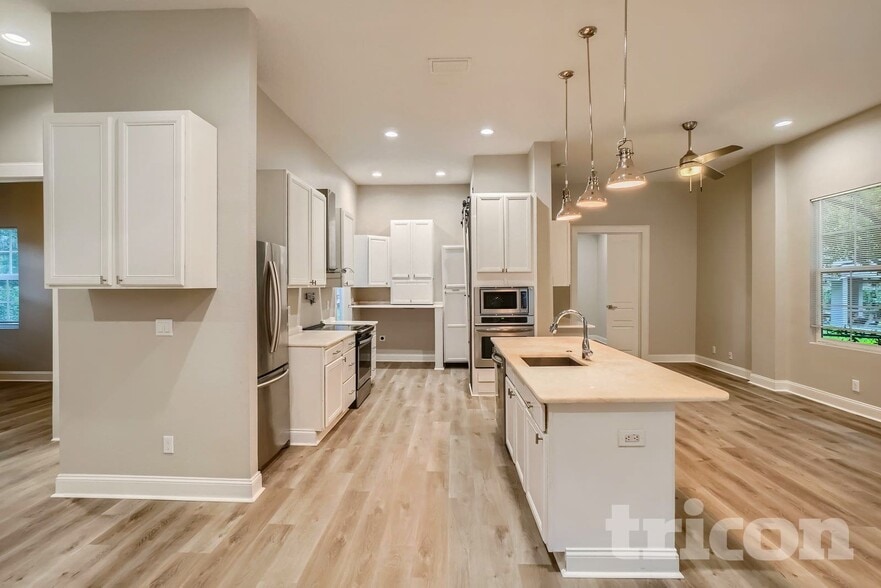 Building Photo - 1912 Carrigan Ave