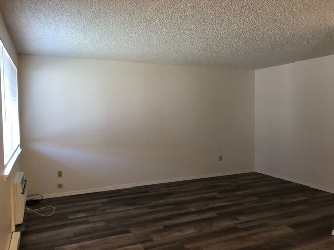 Building Photo - DUPLEX FOR RENT!!!!