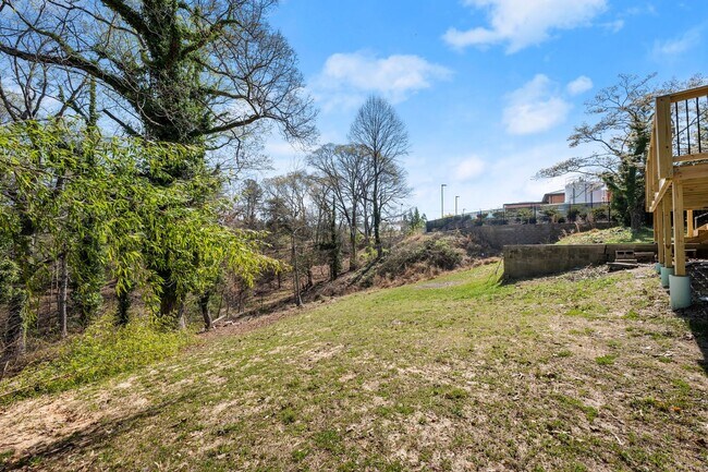 Building Photo - 3 Bedroom Lake Home In Gainesville!