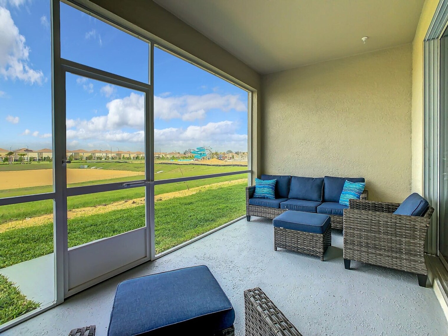 Building Photo - 1083 Splash Shot Pl