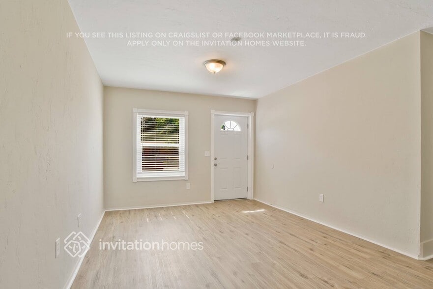Building Photo - 927 28th St NW
